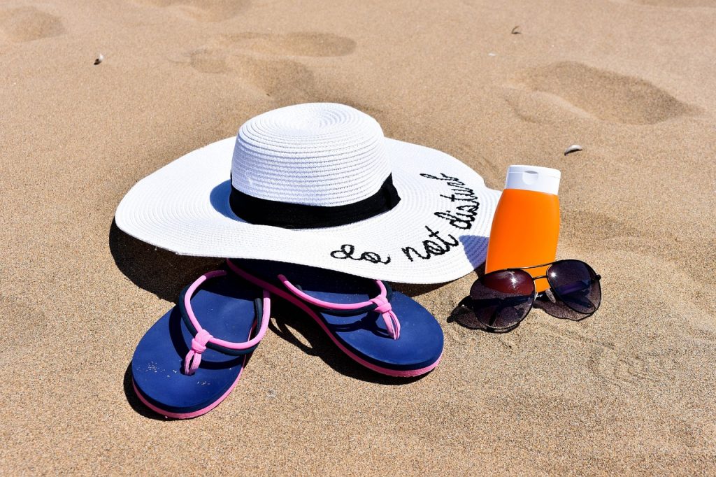  pielęgnacja skóry, letni wypoczynek, ochrona przed słońcem, nawilżanie skóry, krem z filtrem UV, higiena skóry